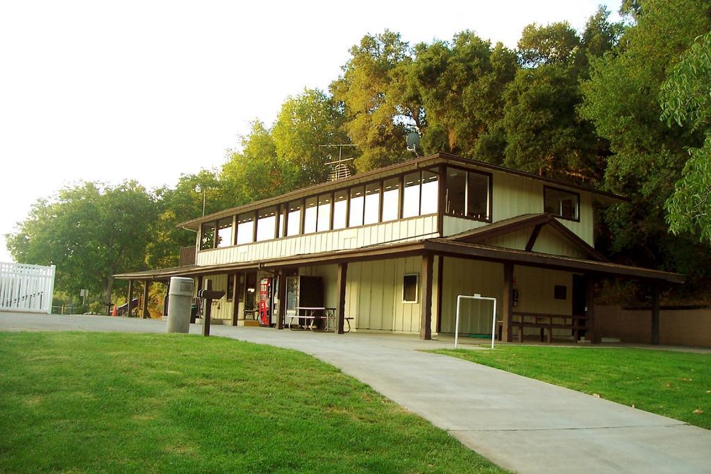 Morgan Hill Camping Resort Cabin 1 San Martin Exterior photo